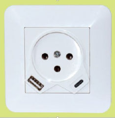 Power outlet + USB Type-C + USB Type-A Fast charging 20W