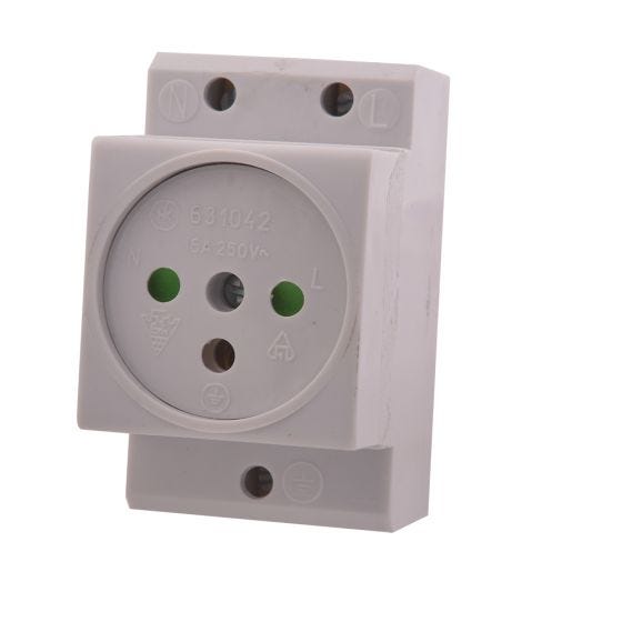 Power outlet on a strip/rail 16A-250V