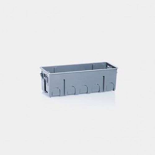 Patented 3-module standard box for plasterboard without partitions