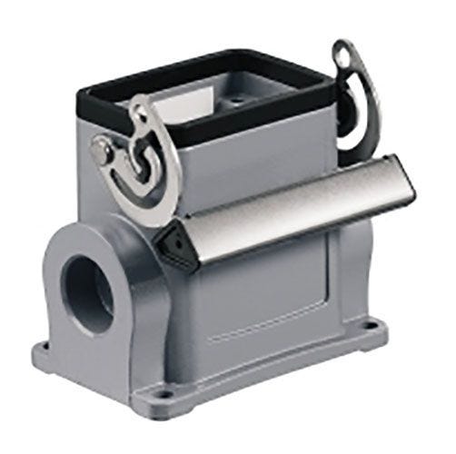 Wall-mounted outdoor unit 6 contacts PG16
